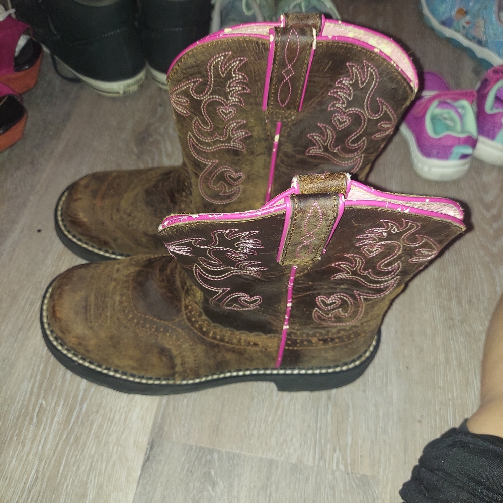 Ariat womens size 8 cowboy boots